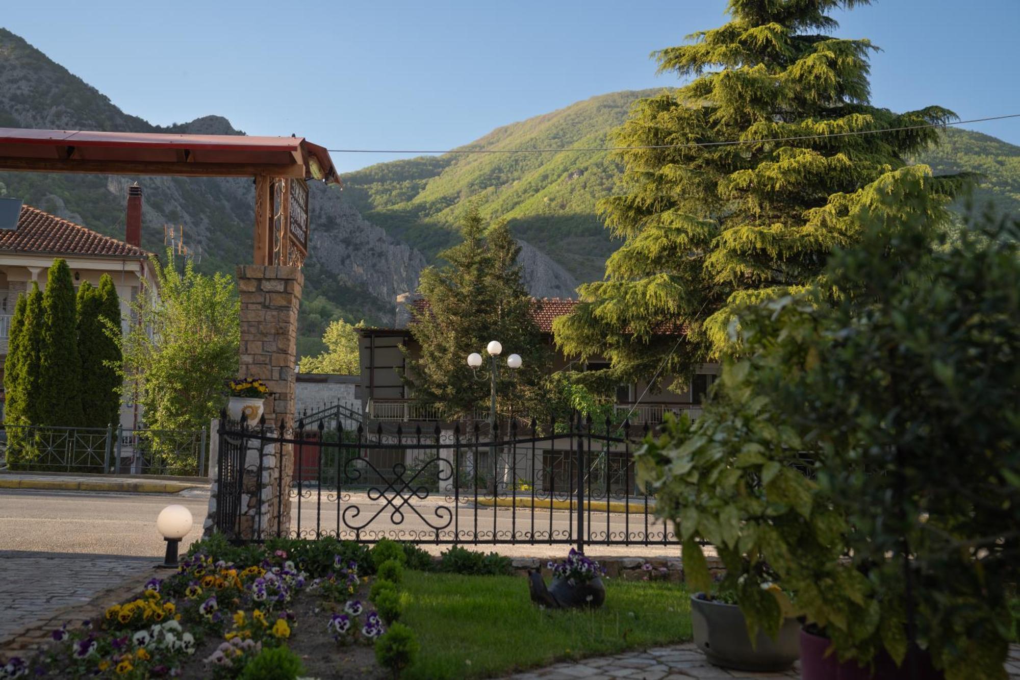 Kallinikos Guesthouse Loutraki  Exterior photo